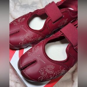 Nike Botanical Red Rift